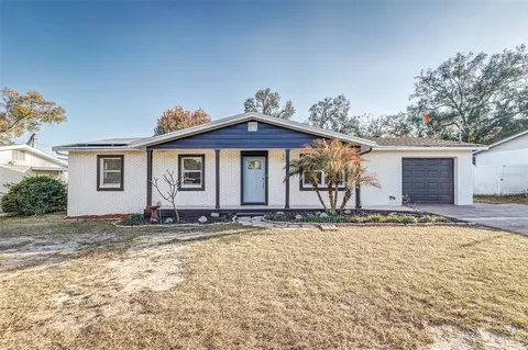 2213 W Pilaklakaha Ave, Auburndale, FL 33823