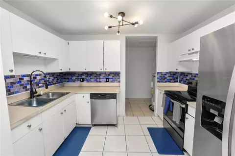 Kitchen - 1040 Austin St, Bartow, FL 33830 photo 2 of 2