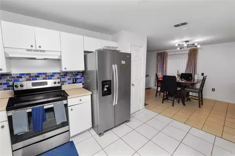 Kitchen - 1040 Austin St, Bartow, FL 33830 photo 1 of 2