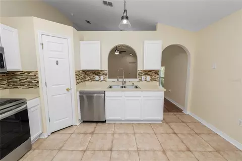 Kitchen - 10534 Opus Dr, Riverview, FL 33579 photo 2 of 4