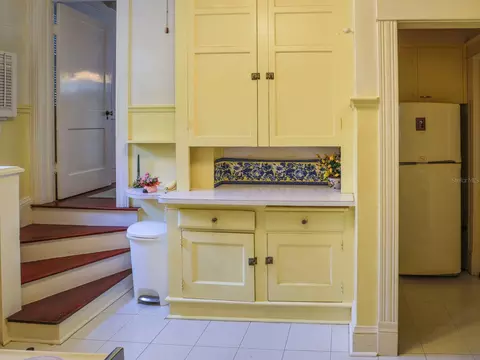 Kitchen - 1095 S Broadway Ave, Bartow, FL 33830 photo 1 of 3