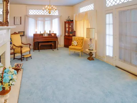 Living - 1095 S Broadway Ave, Bartow, FL 33830 photo 1 of 4