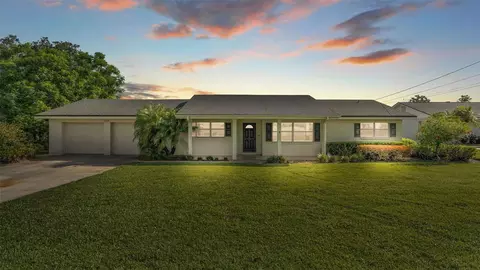 274 Paradise Island Dr, Haines City, FL 33844