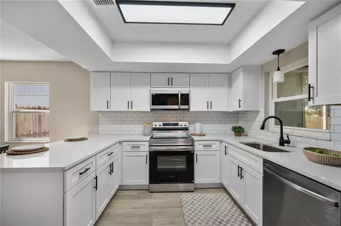 Kitchen - 265 Lake Thomas Dr, Winter Haven, FL 33880 photo 3 of 3