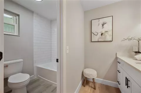 Bath - 265 Lake Thomas Dr, Winter Haven, FL 33880 photo 3 of 5