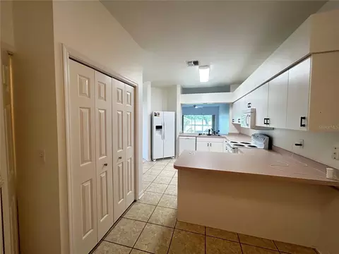 Kitchen - 29 Enclave Dr, Winter Haven, FL 33884 photo 4 of 4