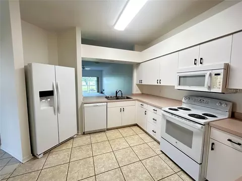 Kitchen - 29 Enclave Dr, Winter Haven, FL 33884 photo 3 of 4