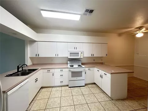 Kitchen - 29 Enclave Dr, Winter Haven, FL 33884 photo 1 of 4