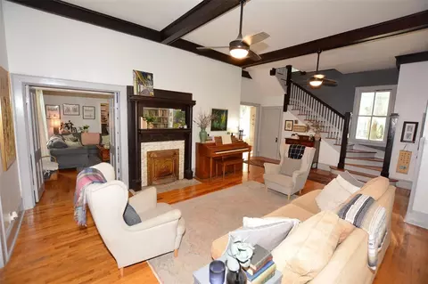 Living - 705 E Church St, Bartow, FL 33830 photo 2 of 5