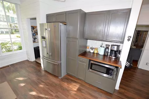 Kitchen - 705 E Church St, Bartow, FL 33830 photo 4 of 7