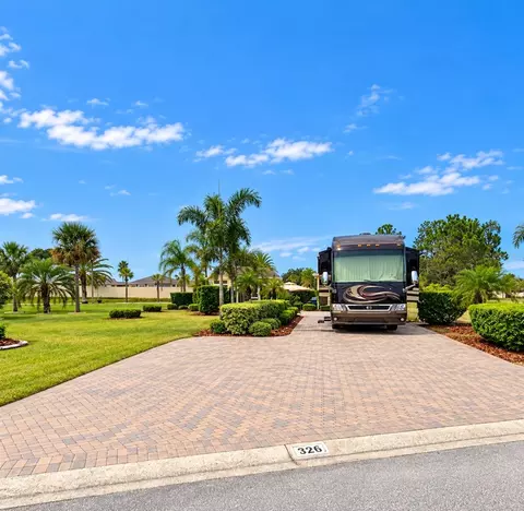 326 Nolane Ln, Polk City, FL 33868