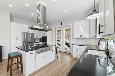 Kitchen - 2204 R E Byrd Rd, Frostproof, FL 33843 photo 2 of 5
