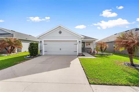 574 Lorient Dr, Eagle Lake, FL 33839 photo 1