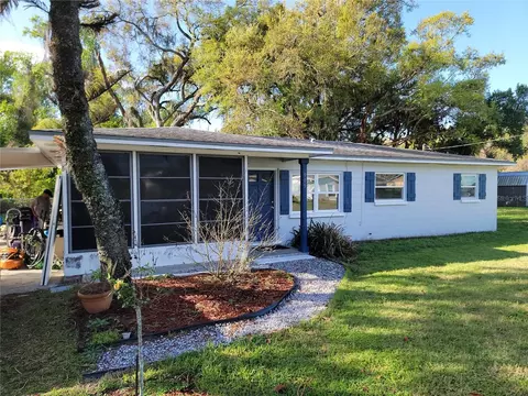 905 Monroe St, Plant City, FL 33563