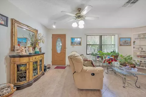 Entry Way - 711 E Frederick Ave, Dundee, FL 33838 photo 1 of 2