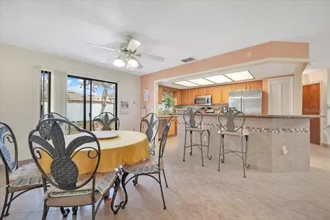Dining - 711 E Frederick Ave, Dundee, FL 33838 photo 1 of 2