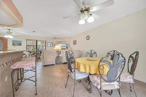 Dining - 711 E Frederick Ave, Dundee, FL 33838 photo 2 of 2