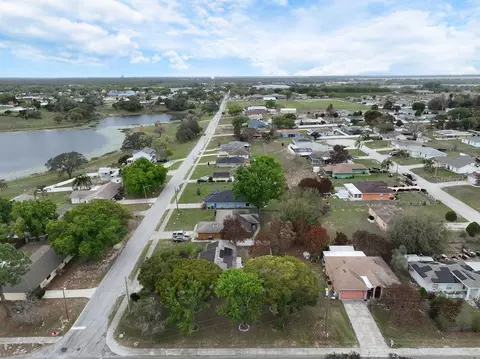 View/Area - 711 E Frederick Ave, Dundee, FL 33838 photo 2 of 4