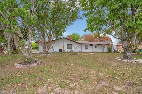 Exterior - 711 E Frederick Ave, Dundee, FL 33838 photo 3 of 10