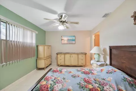 Bedroom - 711 E Frederick Ave, Dundee, FL 33838 photo 5 of 6