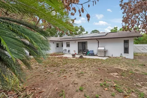 Exterior - 711 E Frederick Ave, Dundee, FL 33838 photo 5 of 10