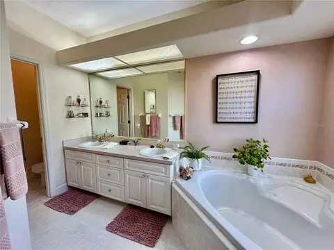 Bath - 357 Ruby Lake Loop, Winter Haven, FL 33884 photo 1 of 3