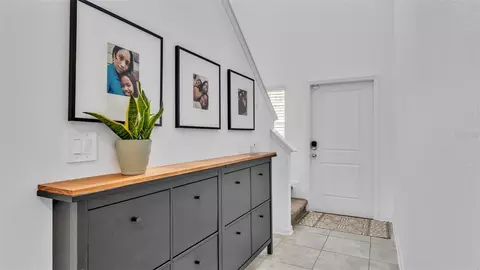 Entry Way - 569 Reggie Rd, Winter Haven, FL 33884 photo 4 of 8