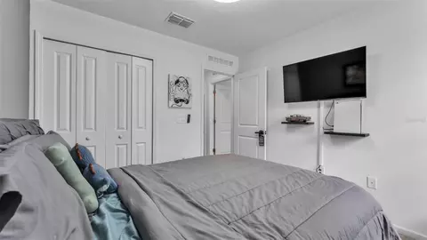 Bedroom - 569 Reggie Rd, Winter Haven, FL 33884 photo 7 of 9