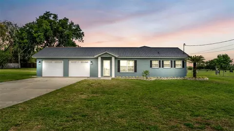 6110 Downing St, Dover, FL 33527