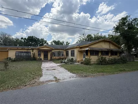 1101 Jenkins St, Plant City, FL 33563