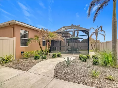 Exterior - 1952 Wind Meadows Dr, Bartow, FL 33830 photo 9 of 21