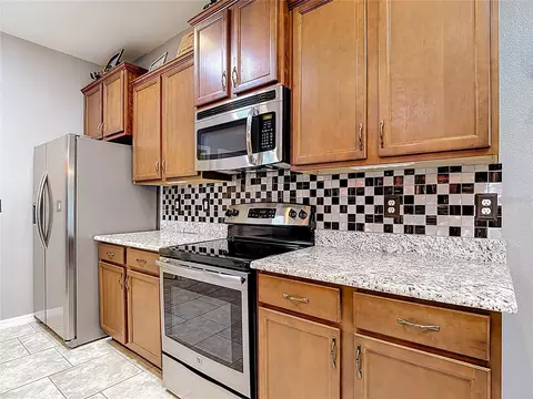 Kitchen - 1952 Wind Meadows Dr, Bartow, FL 33830 photo 8 of 10