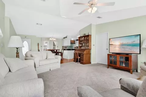 645 Dreama Dr, Davenport, FL 33897 photo 3