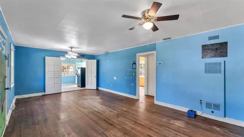 Living - 860 Lusk Pl, Bartow, FL 33830 photo 4 of 6
