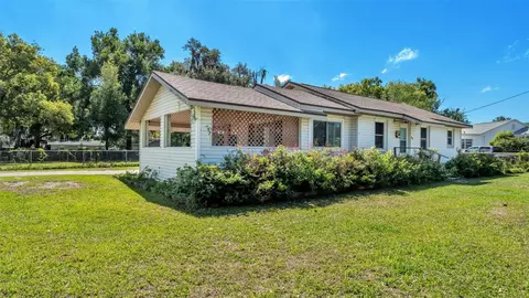Exterior - 860 Lusk Pl, Bartow, FL 33830 photo 3 of 5