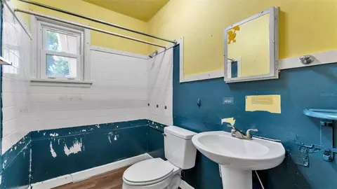 Bath - 860 Lusk Pl, Bartow, FL 33830 photo 1 of 3