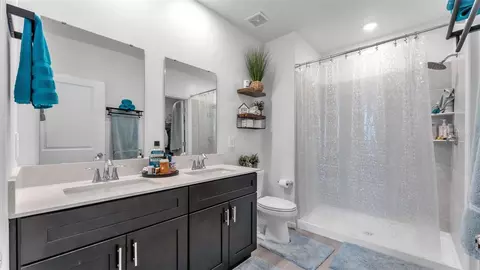 Bath - 1624 Marksman Rd, Eagle Lake, FL 33839 photo 2 of 4