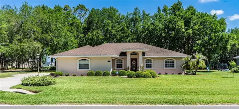 303 9th St NE, Fort Meade, FL 33841