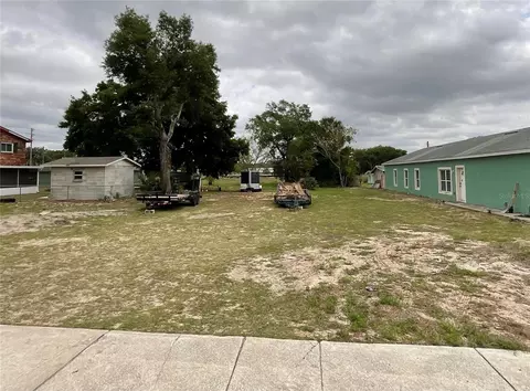 480 D St, Lake Wales, FL 33853