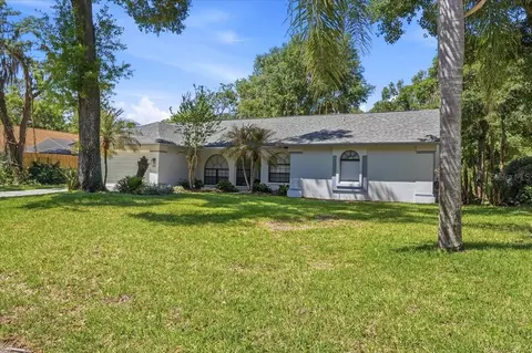 2800 Hammock Dr, Plant City, FL 33566