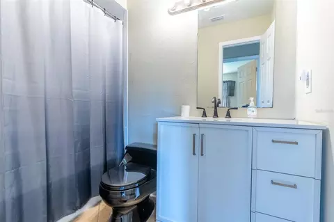Bath - 631 Stone Dr, Brandon, FL 33510 photo 2 of 2