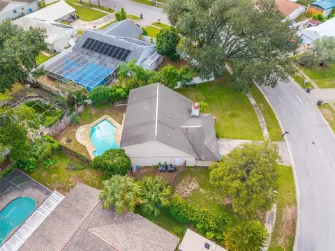View/Area - 631 Stone Dr, Brandon, FL 33510 photo 6 of 10