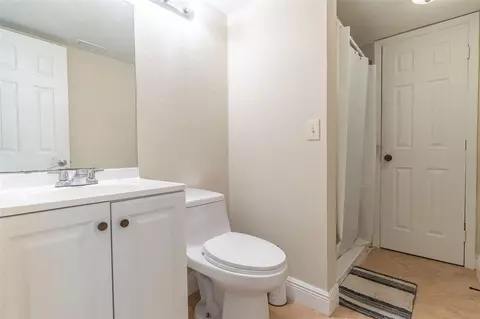 Bath - 631 Stone Dr, Brandon, FL 33510 photo 1 of 2