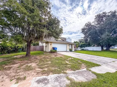 Exterior - 631 Stone Dr, Brandon, FL 33510 photo 11 of 13