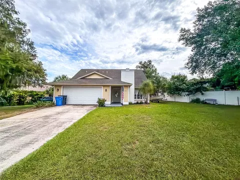 Exterior - 631 Stone Dr, Brandon, FL 33510 photo 9 of 13
