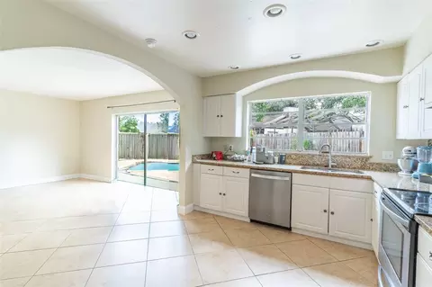 Kitchen - 631 Stone Dr, Brandon, FL 33510 photo 1 of 3