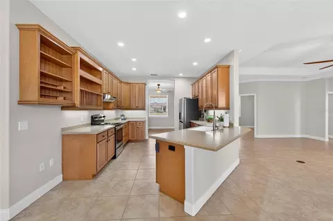 Kitchen - 6360 Riverlake Ct, Bartow, FL 33830 photo 1 of 6