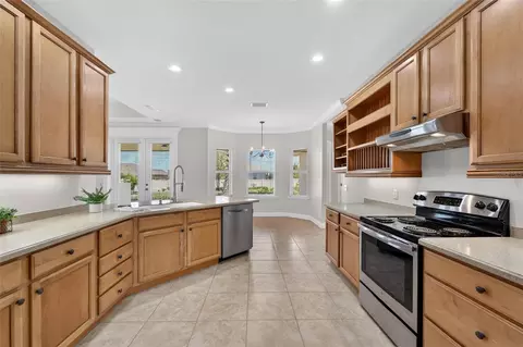 Kitchen - 6360 Riverlake Ct, Bartow, FL 33830 photo 3 of 6