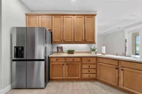 Kitchen - 6360 Riverlake Ct, Bartow, FL 33830 photo 5 of 6