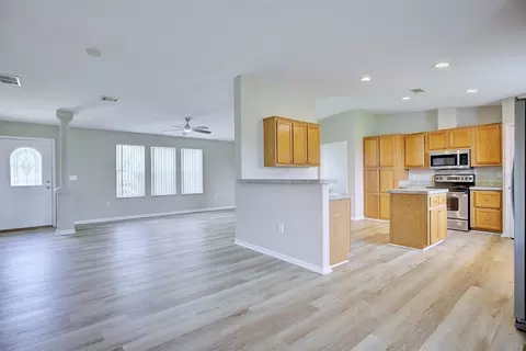Living - 325 Stenstrom Rd, Wauchula, FL 33873 photo 4 of 7